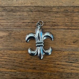 Flues Silver Necklace Pendant